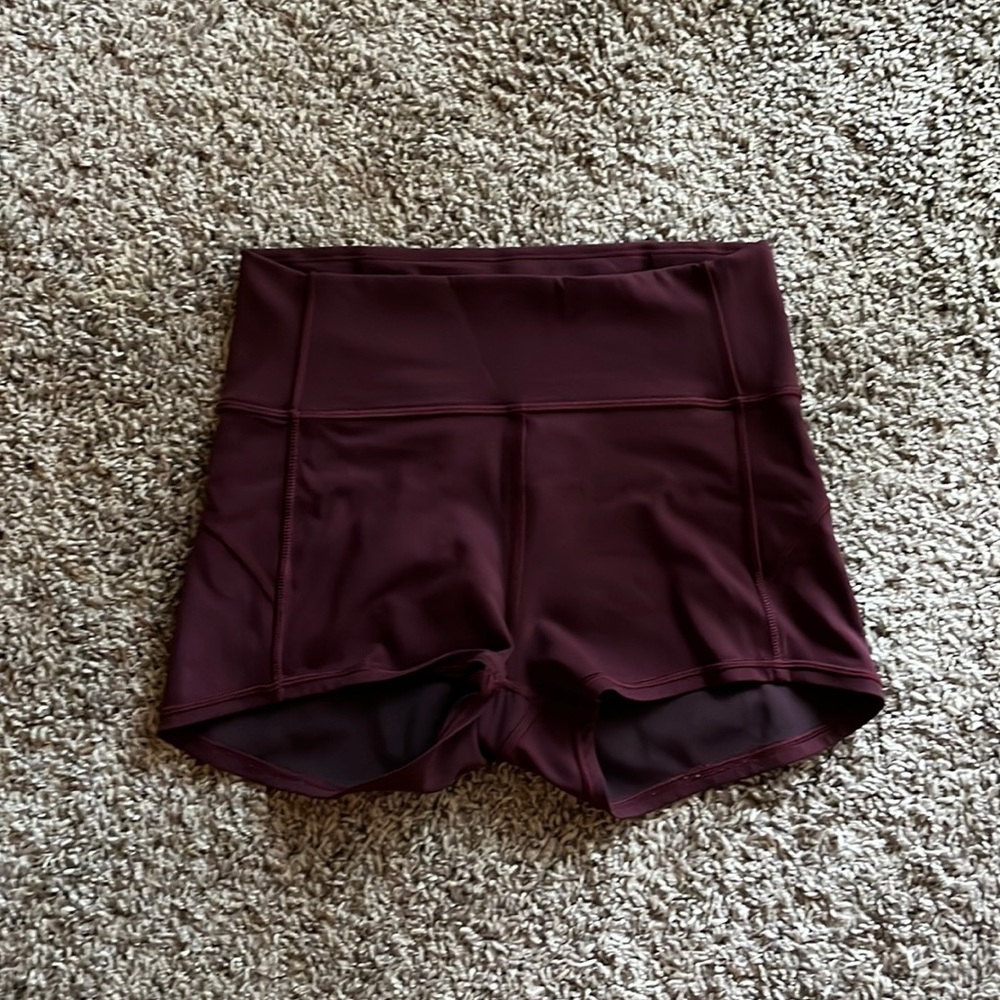 2.5’ lululemon shorts